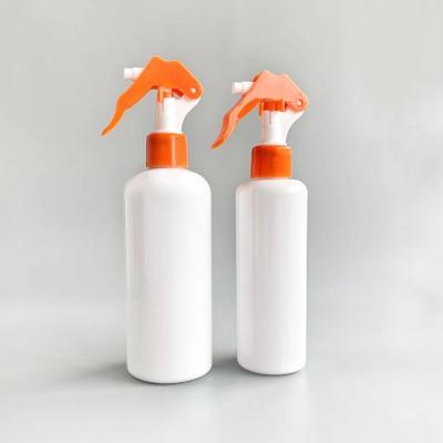 China Cosmetic Spray Bottle 200ml 300ml 400ml 500ml White Cleaning Detergent Liquid Plastic Bottle With Trigger Spray Bottle for sale