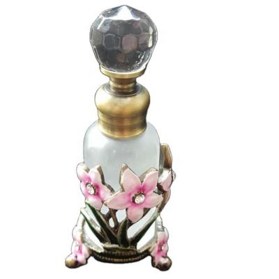 China Luxury Perfume Bottle 15ml Essential Oil Bottle Glass Bottle Arabian Style for sale