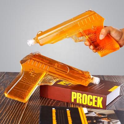 China Hot Selling Winskey Fancy Wine Glass Liquor Bottle Whiskey Glass Gun Shape Decanter Gun Glass Whiskey Decanter 470ml Amazon for sale