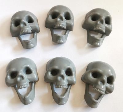 China Halloween Decoration 12pcs by Private Plastic Skeleton Bones Skulls Halloween Mold Decoration Set for Festival Decoration for sale