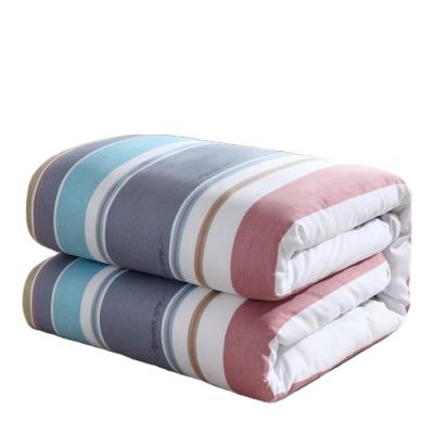 China Hot Selling CLASSIC Thicken Cotton Winter Comforter For Home 45 for sale