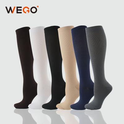 China Breathable Free Sample Plus Size Nurse Knee High White 15-20 mmHg Unisex Medical Compression Socks for sale