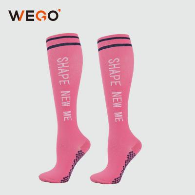 China Custom Logo Men's Long Knee High Sports Medical Women's Sports Breathable Compression Socks for sale