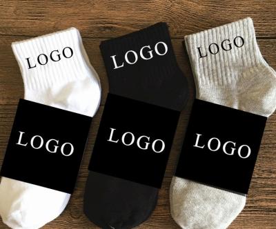 China OEM High Quality Thin Custom Logo Cotton Wholesale Men's Fashion Solid Color Breathable Ankle Socks for sale