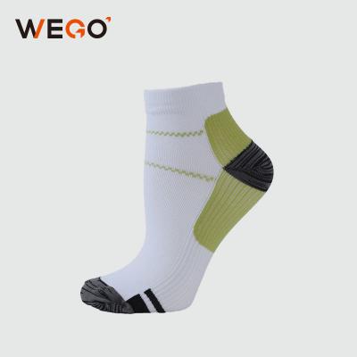 China Men's Running Socks Soft Quick Drying Breathable Unisex Athletic Sporty Anti Slip Soft Sporty Anti Slip for sale