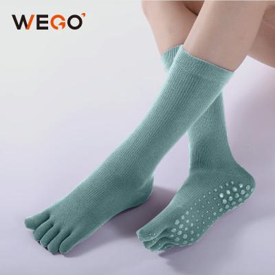 China Breathable Custom Design Logo Ribbed Cotton Thick Crew Socks Women Non Slip Yoga Socks for sale