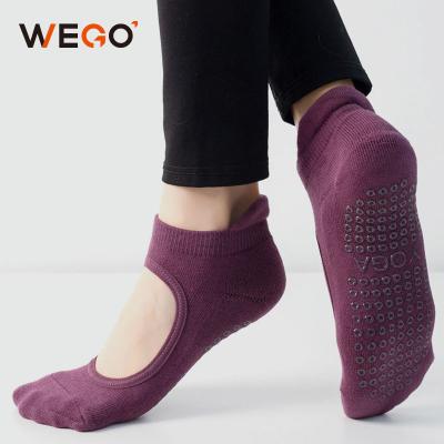 China Free Sample Breathable OEM Sports Popular Rubber Grip Non Slip Anti Custom Logo Women Dance Yoga Socks for sale