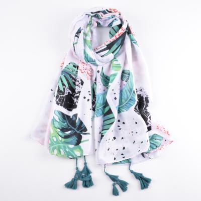 China 2019 Newest Wholesale Ladies Cotton Soft Beach Blanket Up Fashion Green Palm Leaves Print Tassel Woman Cotton Beach Scarf for sale