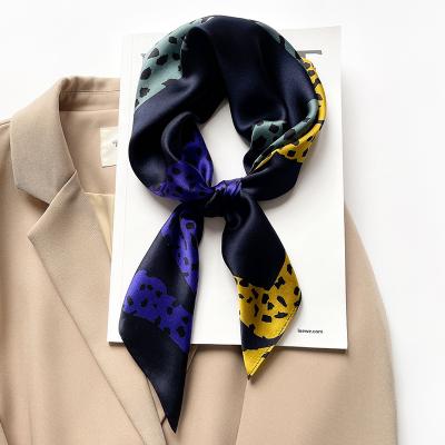 China Chiffon Square Scarf Hair Tie Band for Business Party Women Vintage Skinny Small Head Neck Silk Scarf Real Retro for sale