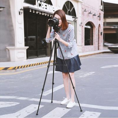 China Factory direct sales foldable tripod camera or mobile accessories camera tripod stand for sale