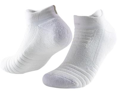 China Designer Breathable Reinforeced Cushioned Sport Knocks With Logo Men Sport Socks Ankle Custom Made for sale