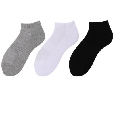 China Custom OEM Crew Cotton Breathable Sport Socks With Logo Private Label Men Terry Socks Sport for sale