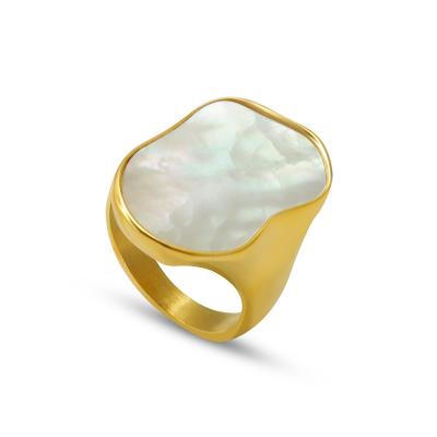 China Vintage FASHIONABLE Baroque Fritillary 18K Gold Geometric Irregular White Seashell Shaped Titanium Steel Ring For Women for sale