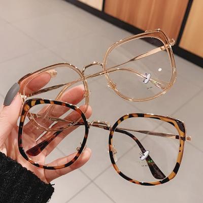 China Fashion sunglasses wholesale women's eyewear beautiful frame glasses frames logo blue anti light custom made square glass blocking glasses for sale