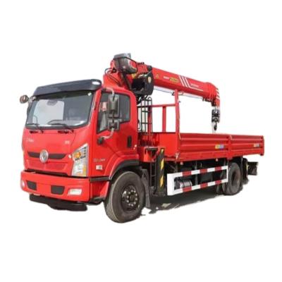 China TRUCK CRANE 4*2 truck crane with longest container 6.1m crane 8ton mounted with DONGFENG 6 wheels for sale for sale