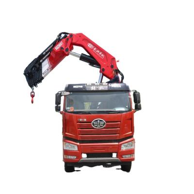 China TRUCK CRANE 8*4 truck crane mounted 30 ton folding boom crane of FAW factory truck supply crane for sale for sale