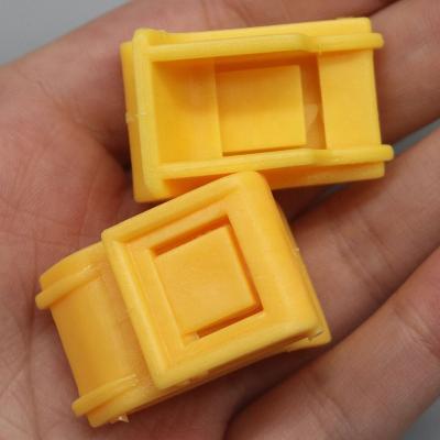 China Plastic Auto R10 Bumper Clips Plastic Body Fasteners Automobile Trim Panel Clips for sale