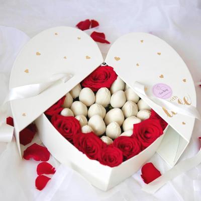 China High Quality Recyclable Decorative Cardboard Valentine Gift Box Rose Heart Shaped Box With Ribbon for sale