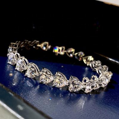 China Fine Jewelry Crystal Wedding Bracelets Lady Charming Fashion Heart Romantic Cubic Zircon Bracelets On Hand for sale