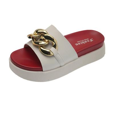 China New design trend fashion gold leather casual shoes sandals women platform beach chain slippers for ladies for sale