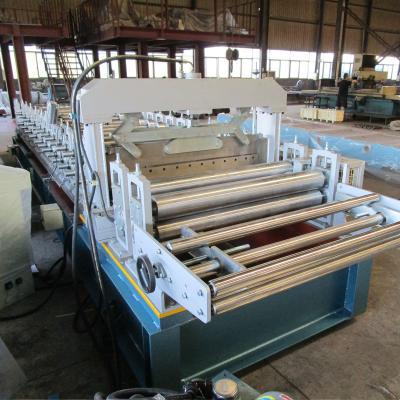 China Adjustable Building Construction Cold Storage Panel Line Roofing Sheet Machine For Batch PU Panel Roll Forming Machine for sale