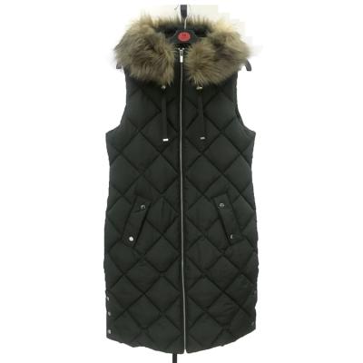 China Black Sleeveless Lightweight Zip Quilted Women Long Black Fur Hooded Goose Vest for sale