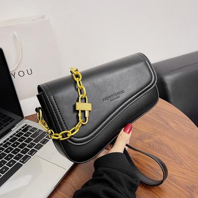 China New design PORTABLE cross - body bag with chain with metal lock fashion trend retro pu leather handbag casual messenger Evening Bag Girls for sale