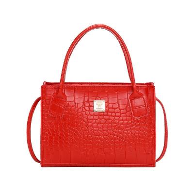 China 2023 New Fashion Korean Pattern Wholesale Waterproof Crocodile Small Square Bag Women Discount Simple Shoulder Messenger Bag Woman Discount Bags for sale