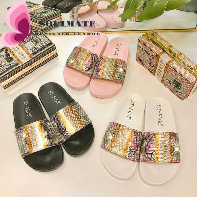 China Cushioning Women Beach New Summer Sandals Plus Size Jelly Bling Diamond Women Luxury Rivet Rhinestone Slides Flat Slide Home for sale