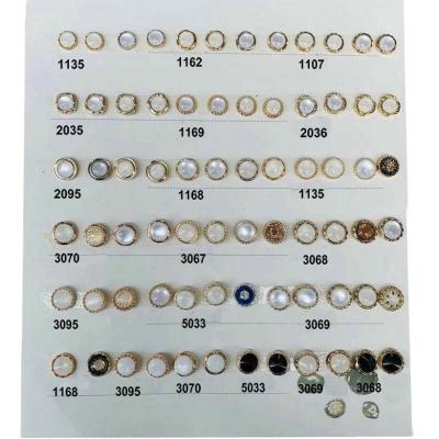 China 2021 New Designs Viable Coat Button Plastic Sewing Bead Buttons Wholesale for sale