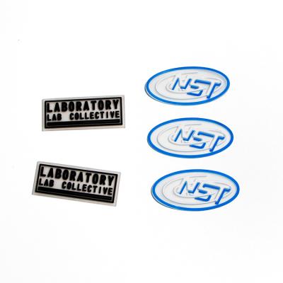 Cina Poplar Embossed Pvc Patches 3d Logo Letter Rubber Patch Label Clothing Badge in vendita