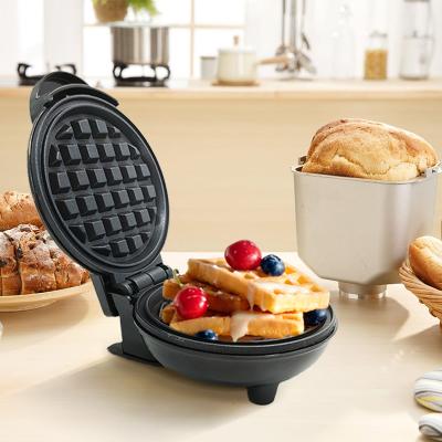 China Fresh Contact Outdoor Home Mini Egg Stick Heart 3 in 1 Electric Hot Dog Waffle Cone Maker Waffle Maker for sale