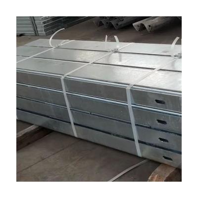 China Traditional Dipped Galvanized Road Guard Thrie-Beam Systems Safety Steel Guardrail for sale