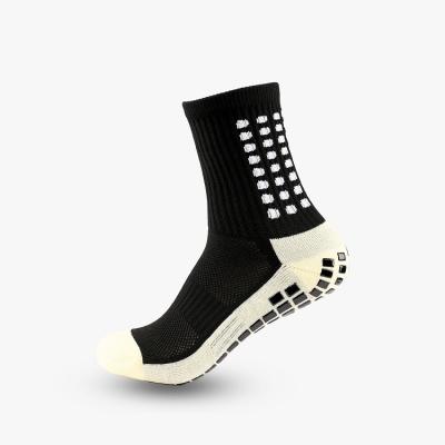 China New Men's Breathable Sports Knocks Thick Bottom Mens Mid-tube Distributing Non-slip Football Socks for sale