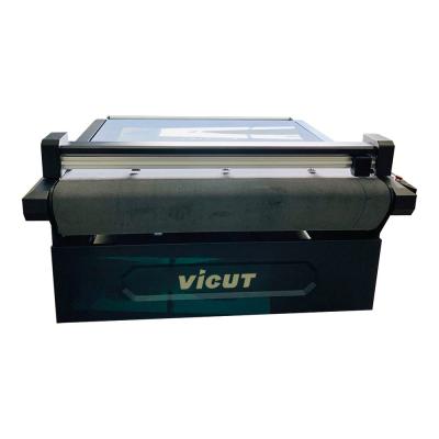 China Half Cut/Perforation Package Vacuum Table Auto Feed Digital Cutter for Traffic Signs Reflective Films CutterVFR1325 Te koop