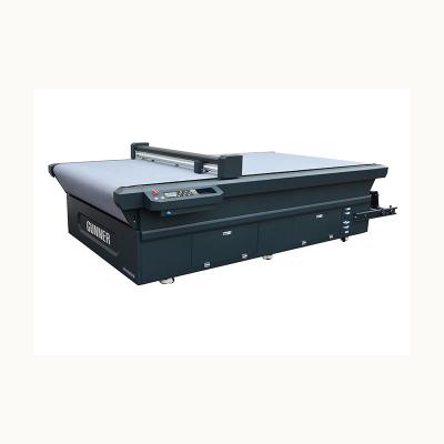 中国 Vacuum Table Sun Protection Film Cutter Vicut VFR1312 Roll Feeding for Decorative Film 販売のため