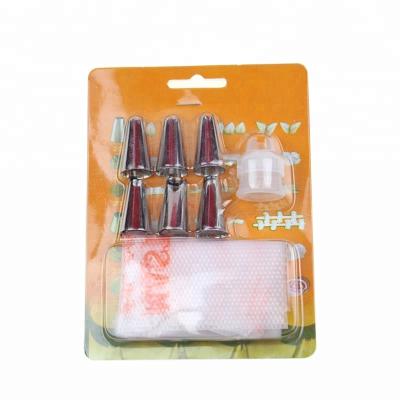 China Sustainable Stainless Steel Cake Decorating Icing Nozzles Piping Tips With PE Tubing Bag for sale