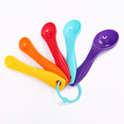 China 5 Pcs Viable Colored Plastic Scooper Set Ice Cream Youga Spoon for sale