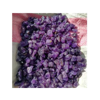 China Africa Natural Rough Stones Crystal Amethyst Purple Crystal Chips for Decoration Natural Rock Crystal Gravel for sale