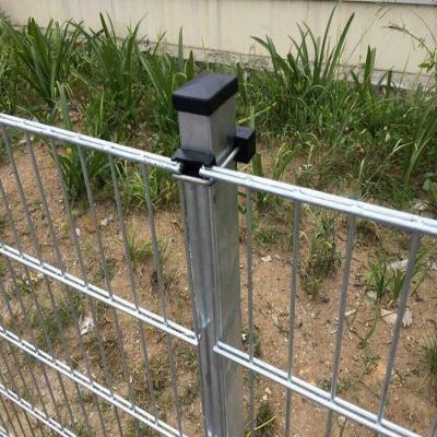 China Easily Assembled Black Welded Wire Mesh Panel Farm Wire Mesh Fence Double Wire Fence for sale