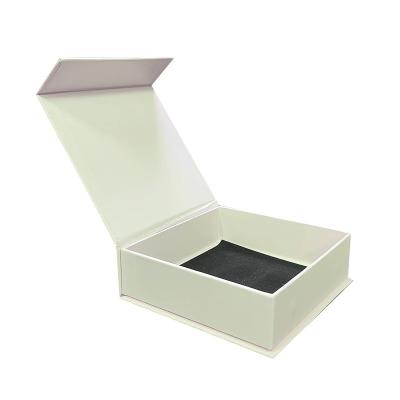 China Jewelry Watch Carton Magnetic Packaging Box Rigid White Magnetic Gift Box for sale