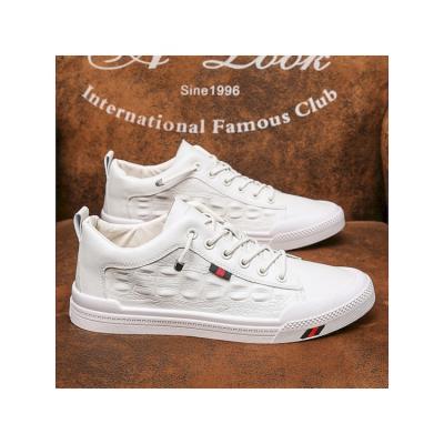 China Fashion trend manufacturers sell new version Korean style men's shoes all-match white shoes Korean style small for the fashion crowd for sale