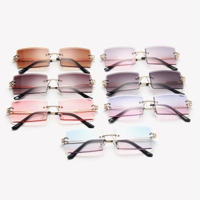 China Fashion Sunglasses 2021 Hot Sales New Style Small Rectangle Sun Glasses Square Glass Rimless Shades for sale