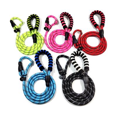 China Best Selling Amazon Dog Training P Nylon Chained Thoughtful Foam Thoughtful Handle Dog Leash For Medium Large Dog for sale