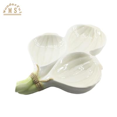 China OEM Porcelain Dish Dish Garlic Dish Shape Holders 3d Style Disposable Vegetable Kitchen Tableware Tray Ceramic Salt And Pepper Bottle for sale