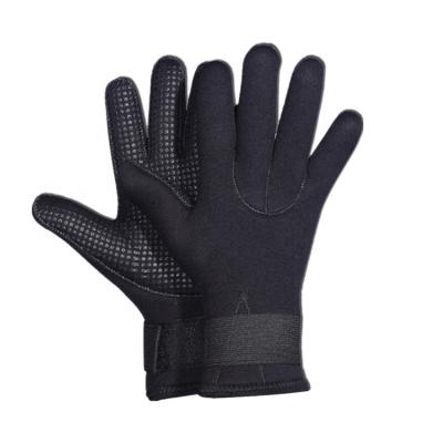 China Neoprene / Nylon Manufacturers Supply 5mm Cold Proof Neoprene Waterproof Boating Diving Gloves for sale