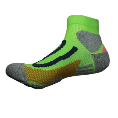 China Good Sports Quality Ski Wholesale High Custom Sport Logo Functional Socks for sale