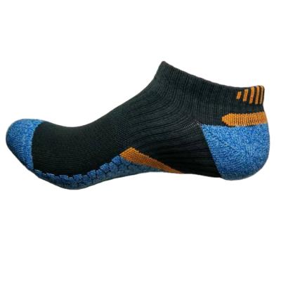 China Sporty Hot Sale Fashion Football Boots Functional Sports Socks for sale