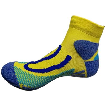 China Good Quality Athletic Competitive Price Custom Made Functional Socks Anti Slip for sale