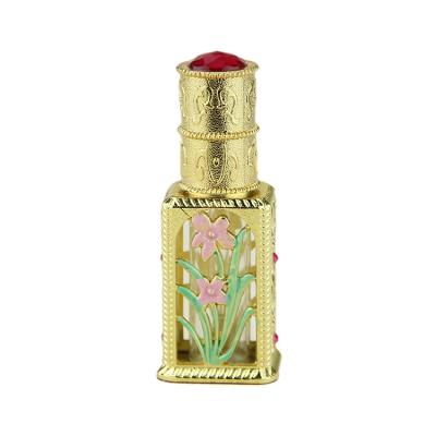 China Luxury Arabic Personal Care Dubai Style Square Gold Metal Essential Oil Bottle for sale